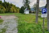 Pole biwakowe nad potokiem